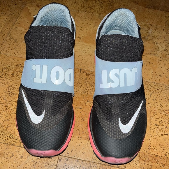 Nike running shoes - Picture 3 of 5